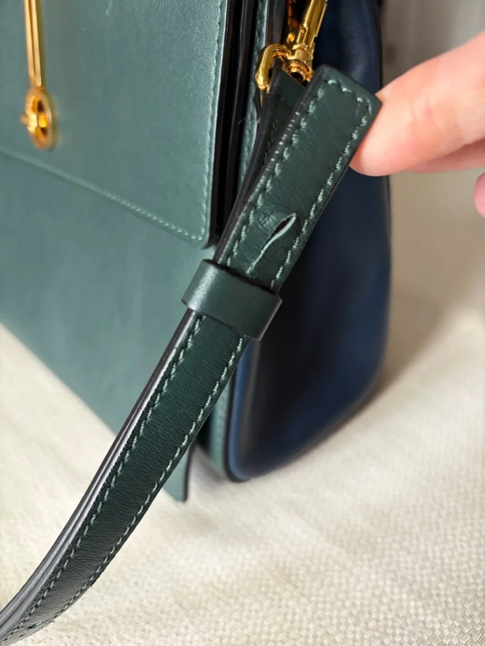 VNTG Escada Green Leather Top-Handle Shoulder Strap Bag Gold Hardware Italy 🇮🇹